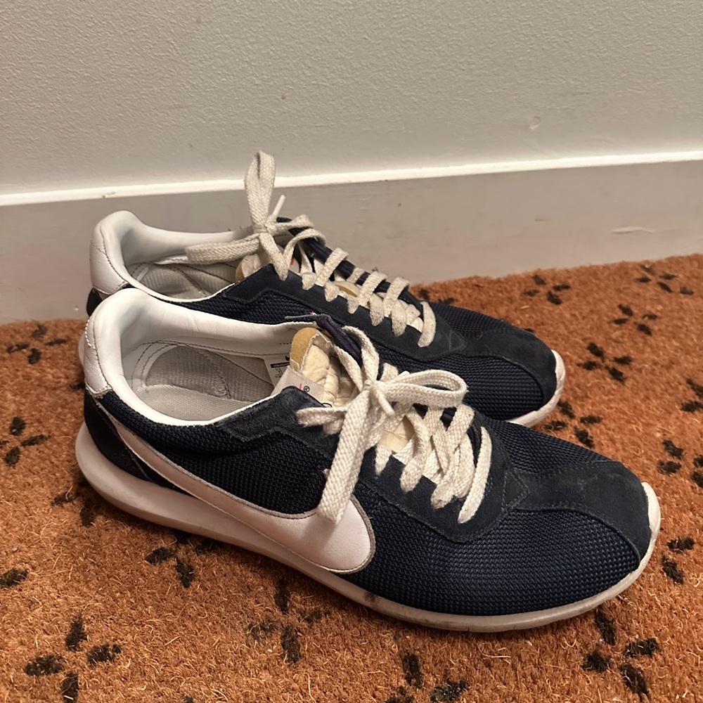 Nike Roche Navy Blue Sneakers
